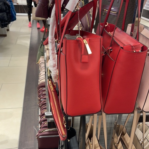 Michael Kors Maisie Large Pebbled Leather 3-in-1 Tote Bag - Picture 13 of 16